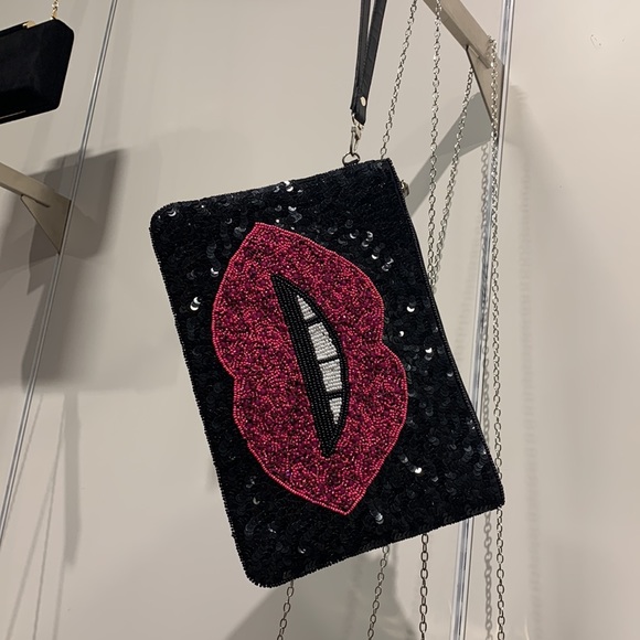 Bead Sequin lip clutch - Picture 12 of 15